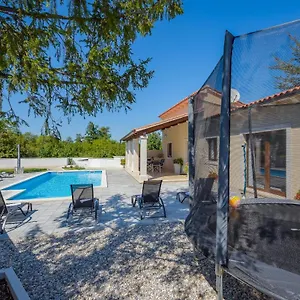  Villa Desapemani